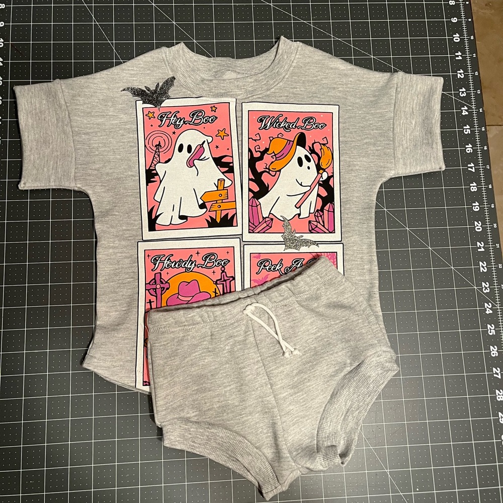 Cute ghost sweater tee with matching shorties.
